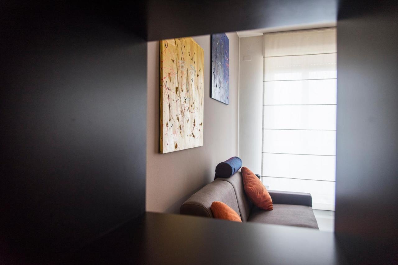 High Rise Studio Flat Near Metro Stop 밀라노 외부 사진